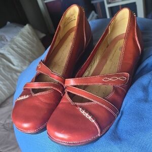 Clarks Structured Women's Red Flats with Stitch Detail